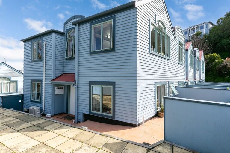 Photo of property in 93a Kelburn Parade, Kelburn, Wellington, 6012