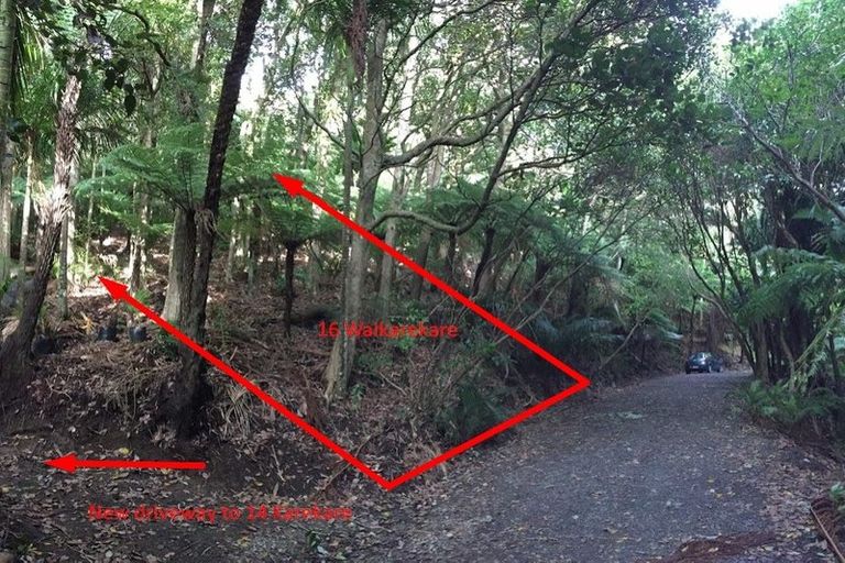 Photo of property in 16 Waikarekare Lane, Karekare, Auckland, 0772