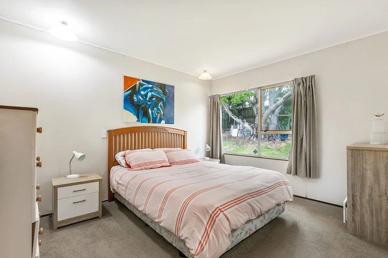 Photo of property in 83 Simpson Road, Ranui, Auckland, 0612