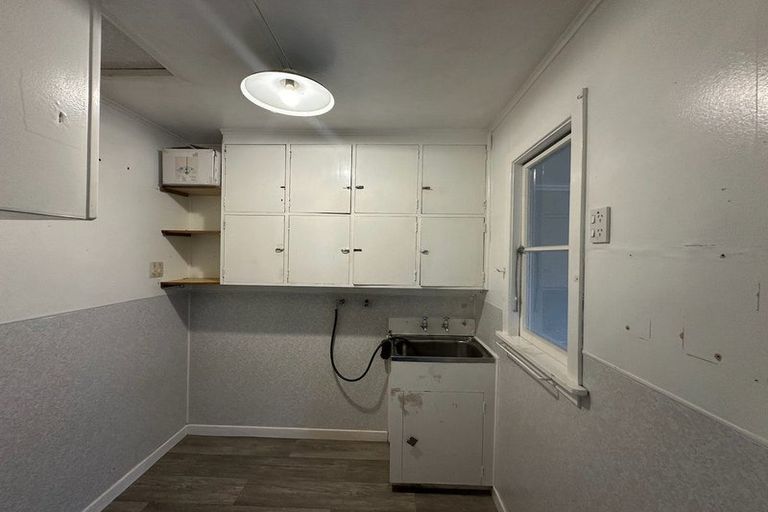 Photo of property in 28 High Street West, Waitara, 4320