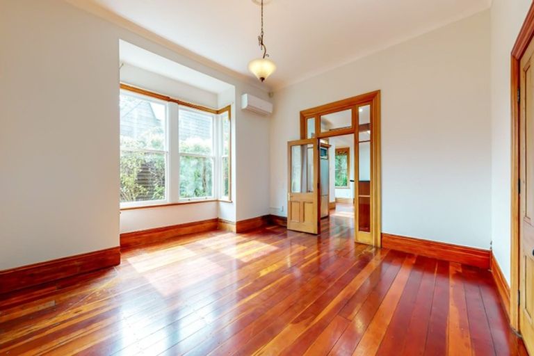Photo of property in 145 Glenmore Street, Kelburn, Wellington, 6012