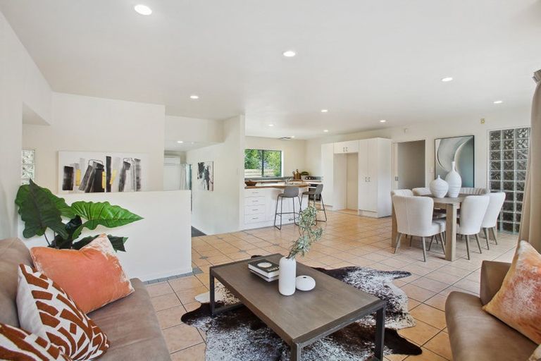 Photo of property in 3 Khaleel Place, Henderson, Auckland, 0612