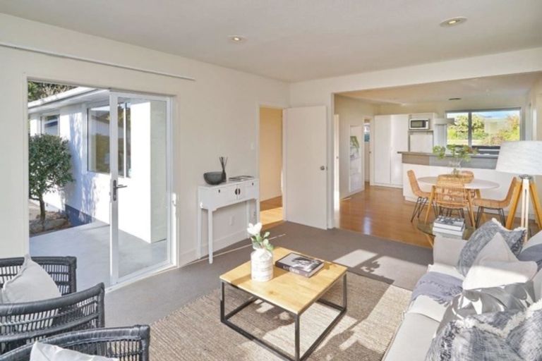 Photo of property in 418 Memorial Avenue, Burnside, Christchurch, 8053