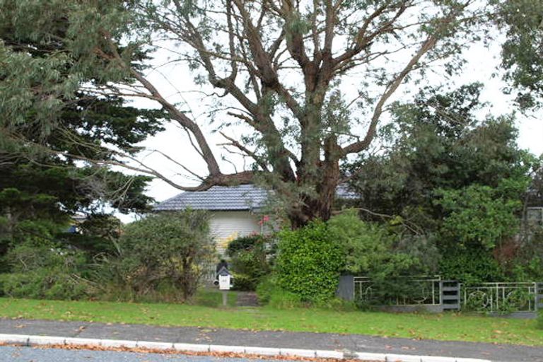 Photo of property in 5 Tainui Road, Cockle Bay, Auckland, 2014