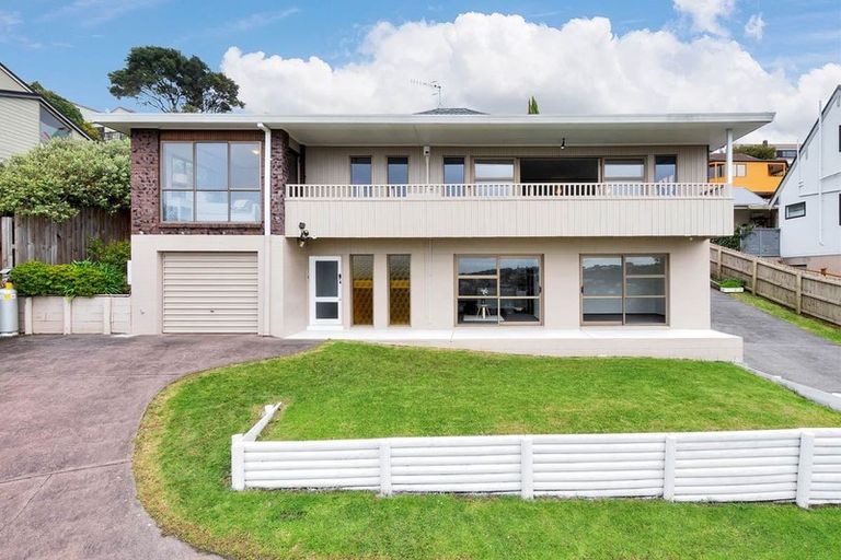 Photo of property in 155 Chelsea View Drive, Chatswood, Auckland, 0626
