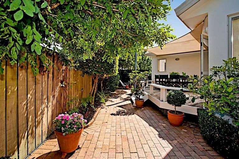 Photo of property in 67 Balmain Road, Birkenhead, Auckland, 0626