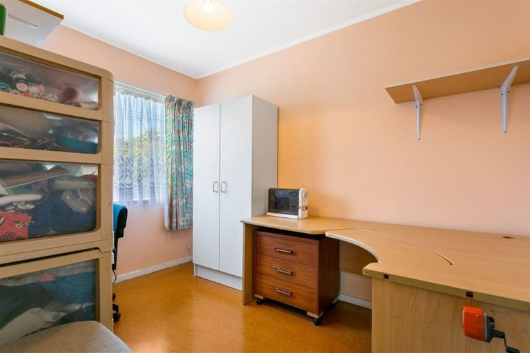 Photo of property in 129a View Road, Sunnyvale, Auckland, 0612