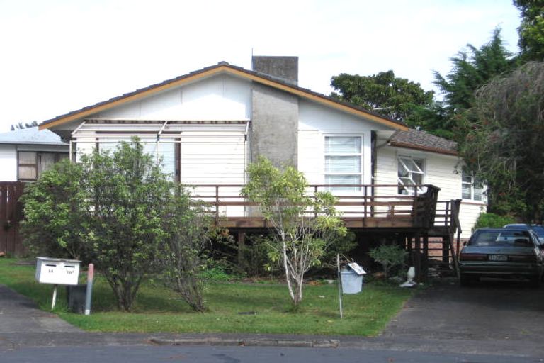 Photo of property in 16 Ashbourne Place, Glendene, Auckland, 0602