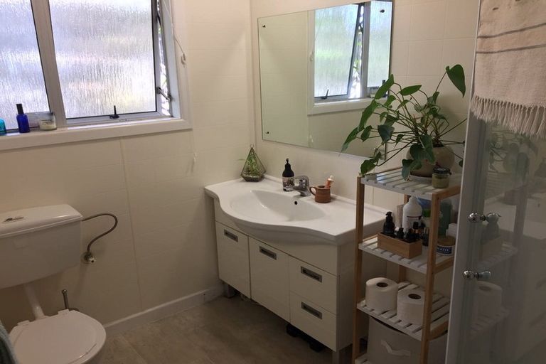 Photo of property in 26 Claverdon Drive, Massey, Auckland, 0614