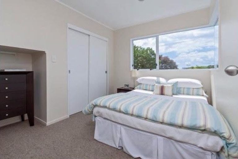 Photo of property in 1/17 Kells Place, Botany Downs, Auckland, 2010