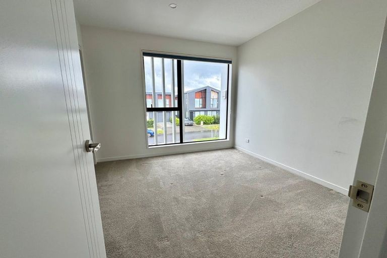 Photo of property in 14 Porowha Road, Westgate, Auckland, 0814