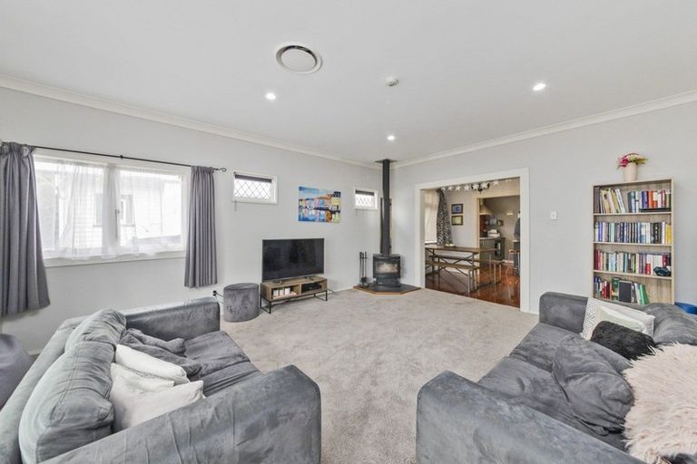 Photo of property in 22 Milverton Avenue, Hokowhitu, Palmerston North, 4410