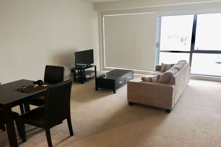 Photo of property in 1i/136 Stancombe Road, Flat Bush, Auckland, 2016