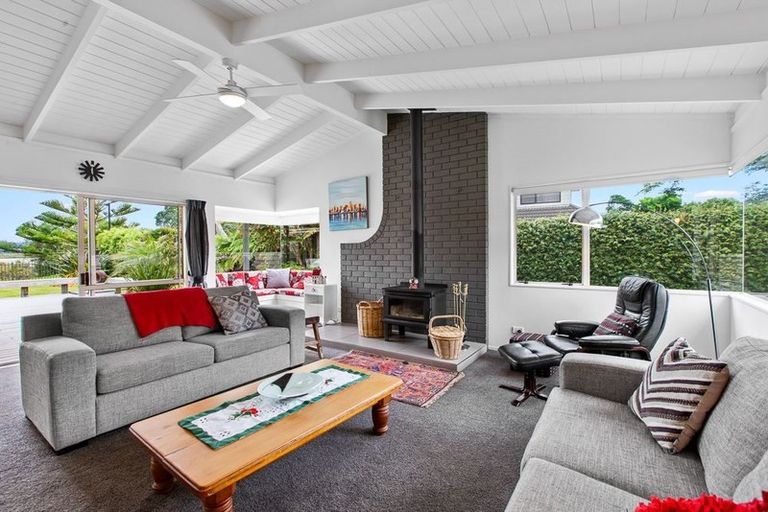 Photo of property in 24 Settlers Grove, Orewa, 0931