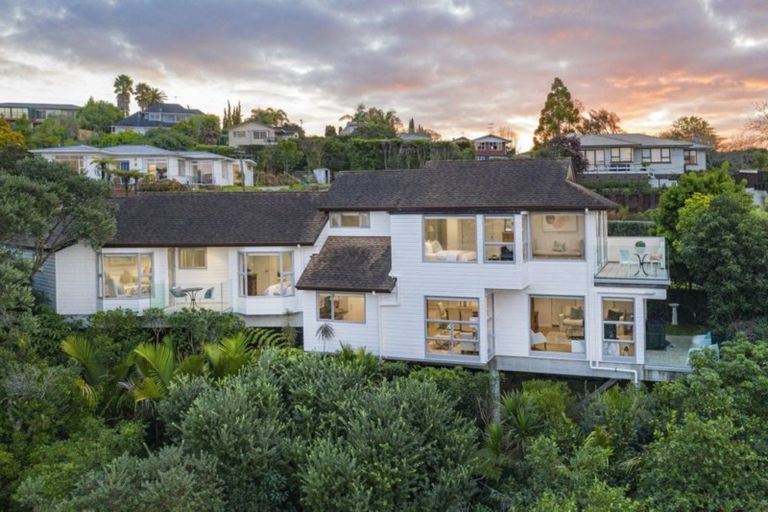 Photo of property in 7 Fenton Terrace, Cockle Bay, Auckland, 2014
