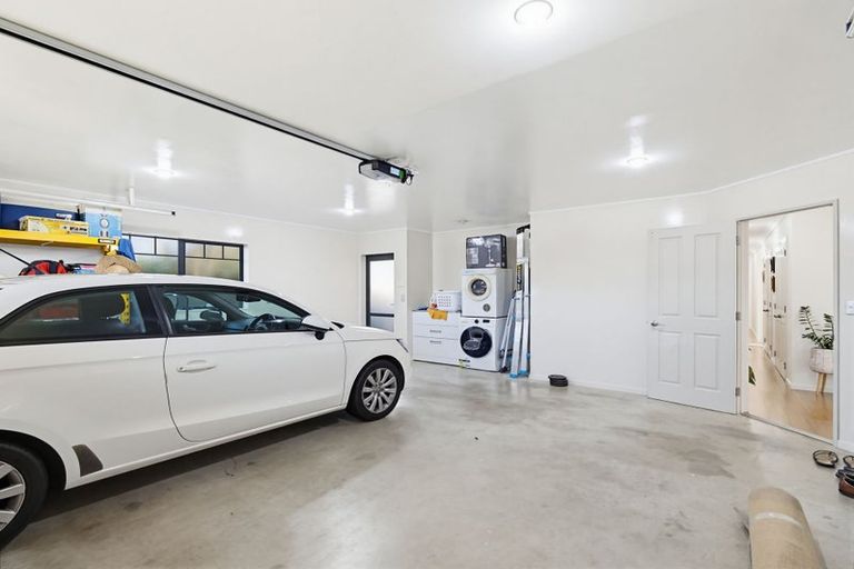 Photo of property in 3 Norm Pellow Drive, Manurewa, Auckland, 2105