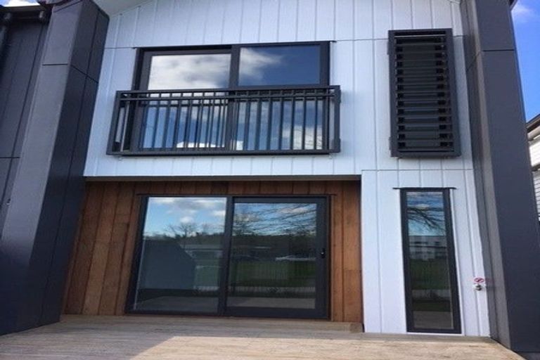 Photo of property in 7/3 Walsh Road, Wainui, 0932