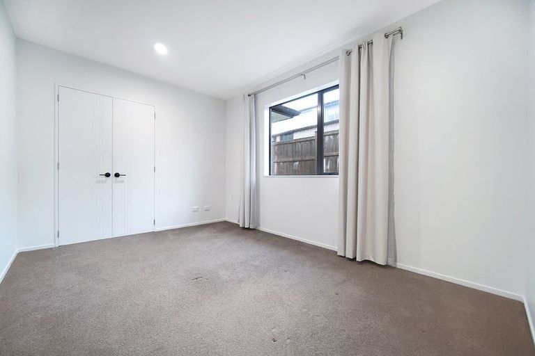 Photo of property in 7 Tautoru Avenue, Orewa, 0931