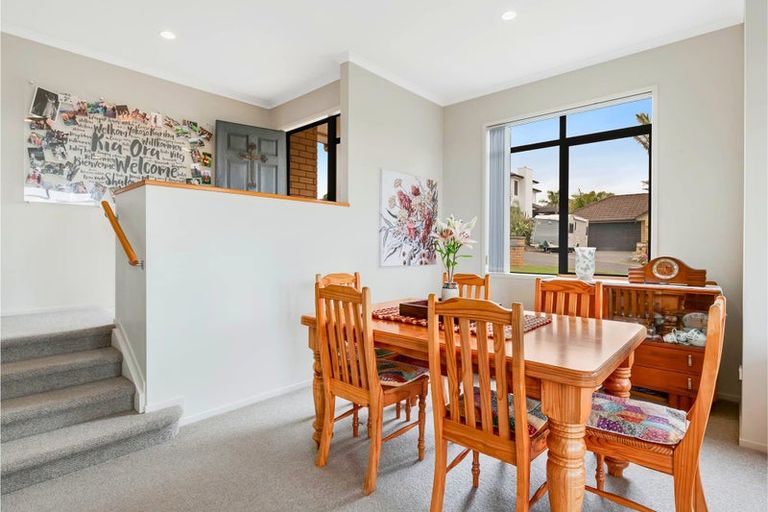 Photo of property in 4 Kingtide Place, Red Beach, 0932