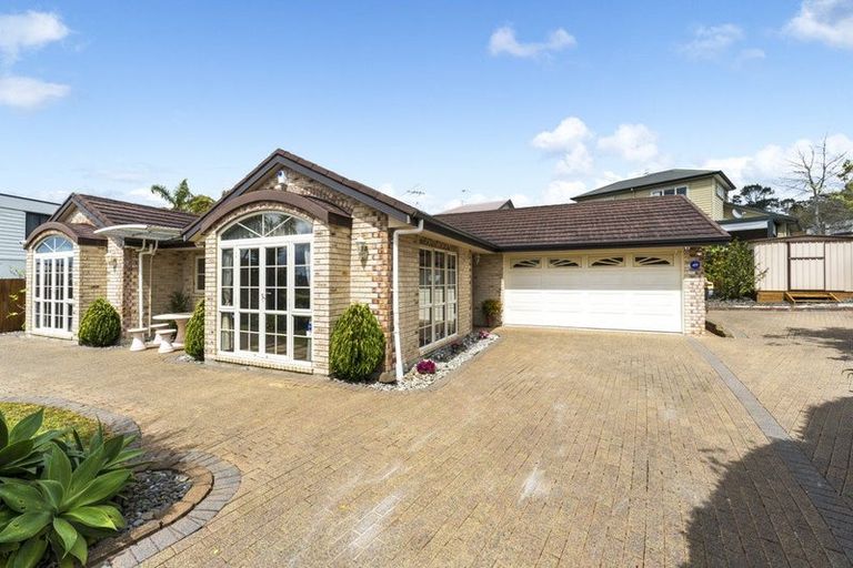 Photo of property in 14 Pittville Place, Henderson, Auckland, 0612