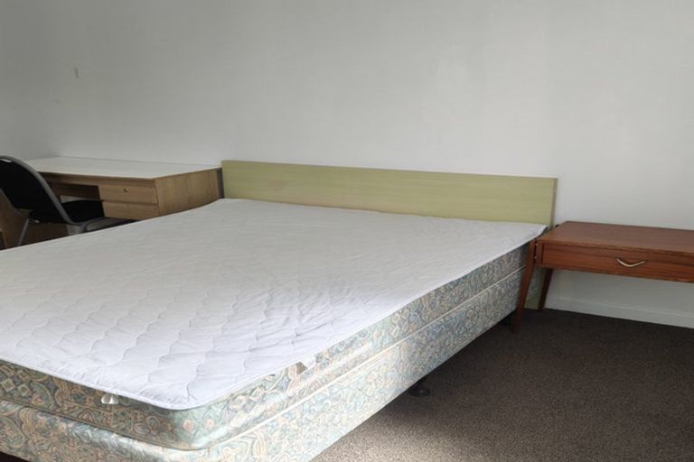 Photo of property in 92 Hillcrest Road, Hillcrest, Hamilton, 3216