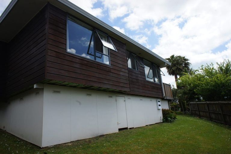 Photo of property in 20 Kells Place, Botany Downs, Auckland, 2010