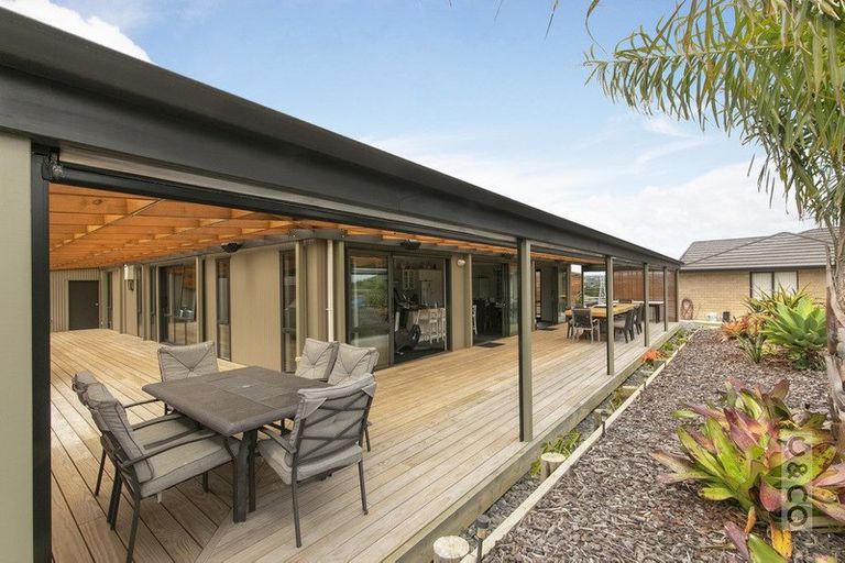 Photo of property in 73c Oraha Road, Kumeu, 0892