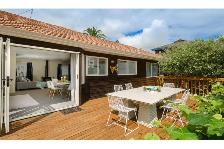 Photo of property in 17a Te Atatu Road, Te Atatu South, Auckland, 0610