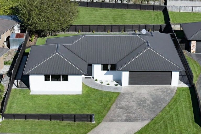 Photo of property in 6 Raddington Way, Huntington, Hamilton, 3210