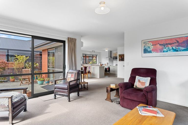 Photo of property in 2/12 Bank Street, Amberley, 7410