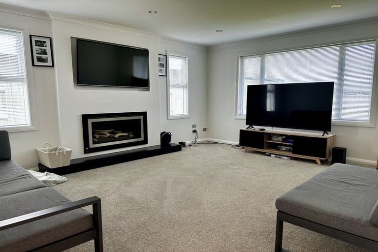 Photo of property in 89 Johnstone Drive, Fitzherbert, Palmerston North, 4410