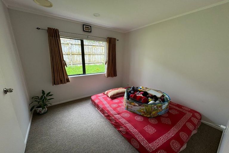 Photo of property in 13 Blueridge Close, Sunnyvale, Auckland, 0612