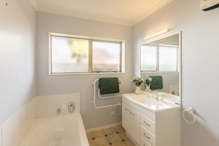 Photo of property in 50 Campion Road, Waikanae Beach, Waikanae, 5036