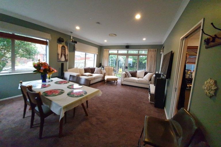 Photo of property in 12 Gifford Grove, Churton Park, Wellington, 6037