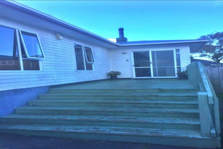 Photo of property in 16 Roberts Road, Te Atatu South, Auckland, 0610
