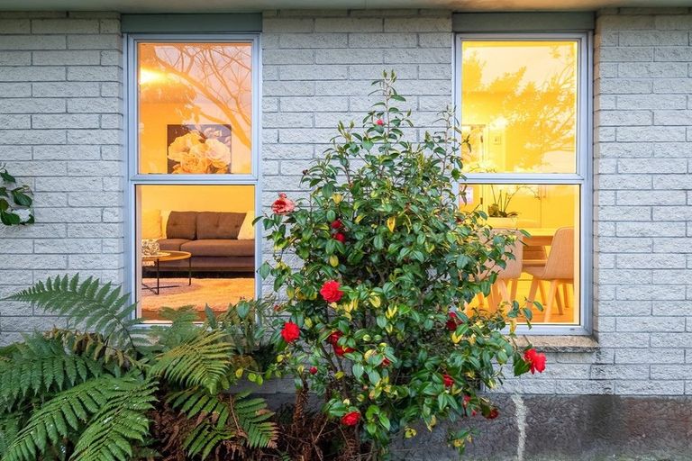 Photo of property in 1/125 Prestons Road, Redwood, Christchurch, 8051