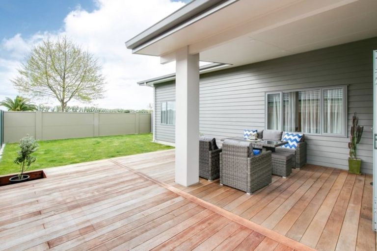 Photo of property in 22 Rakaia Way, Poraiti, Napier, 4112