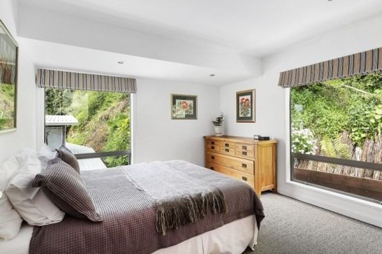 Photo of property in 117 Marine Parade, Seatoun, Wellington, 6022