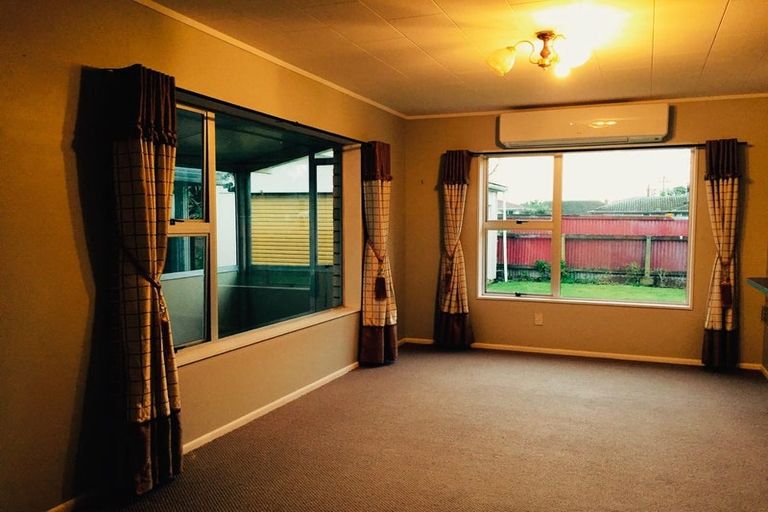 Photo of property in 43a Egmont Street, Hawera, 4610