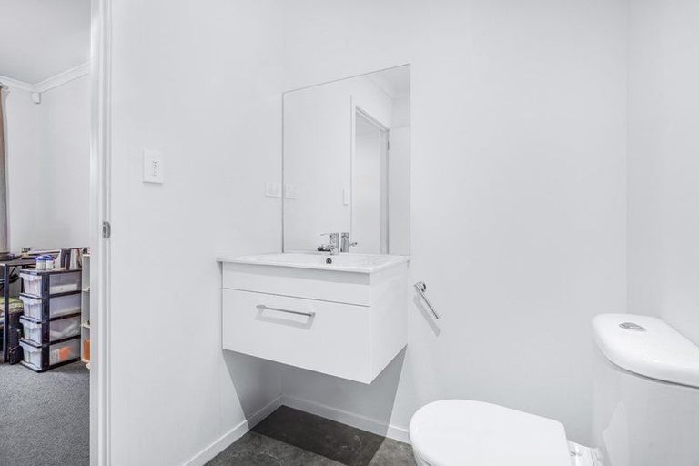 Photo of property in 2/3 June Place, Hamilton East, Hamilton, 3216