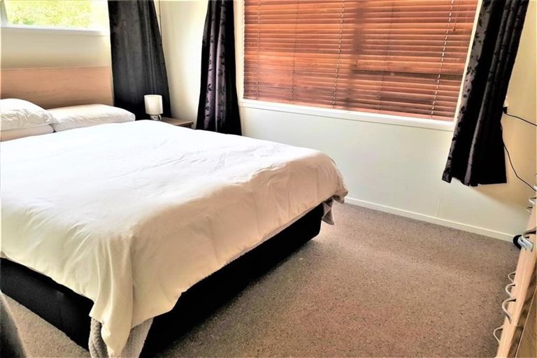 Photo of property in 8 Malibu Grove, Bayview, Auckland, 0629