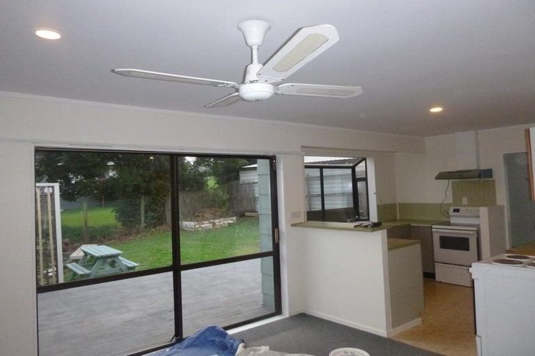 Photo of property in 12 Sumich Place, West Harbour, Auckland, 0618