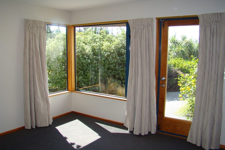 Photo of property in 143 Moncks Spur Road, Redcliffs, Christchurch, 8081