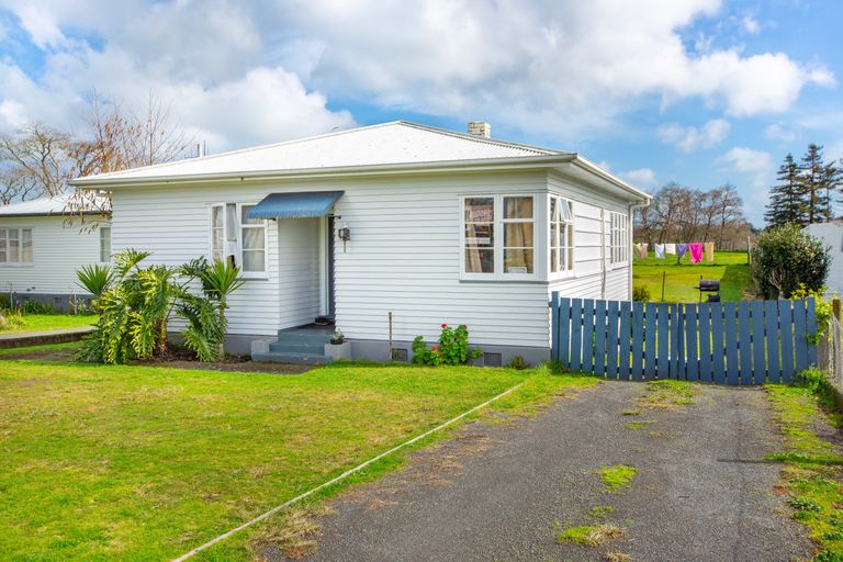 Photo of property in 84 Great South Road, Huntly, 3700