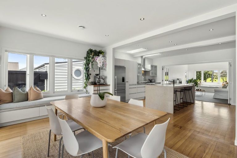 Photo of property in 165 Vauxhall Road, Narrow Neck, Auckland, 0624