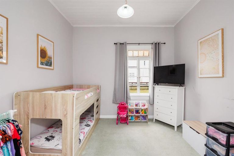 Photo of property in 10 Rira Street, Marton, 4710