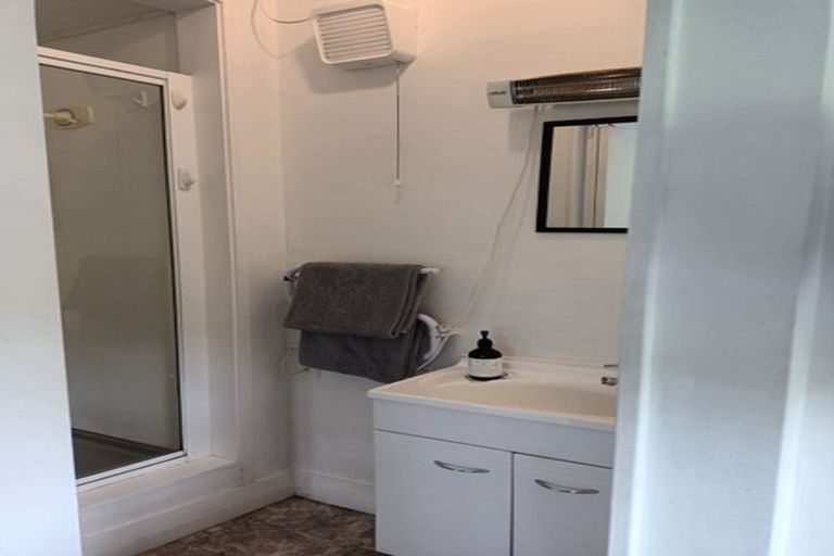 Photo of property in 34 Moana Road, Kelburn, Wellington, 6012