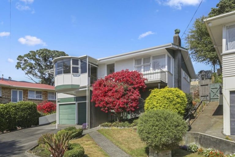 Photo of property in 11 Taunton Place, Lynmouth, New Plymouth, 4310