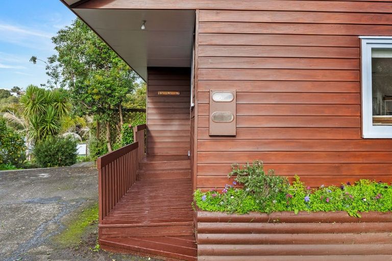 Photo of property in 2/84 Glenvar Road, Torbay, Auckland, 0630