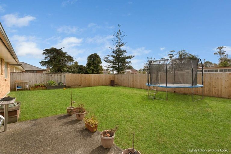 Photo of property in 18 Chic Gardens, Parakai, 0830